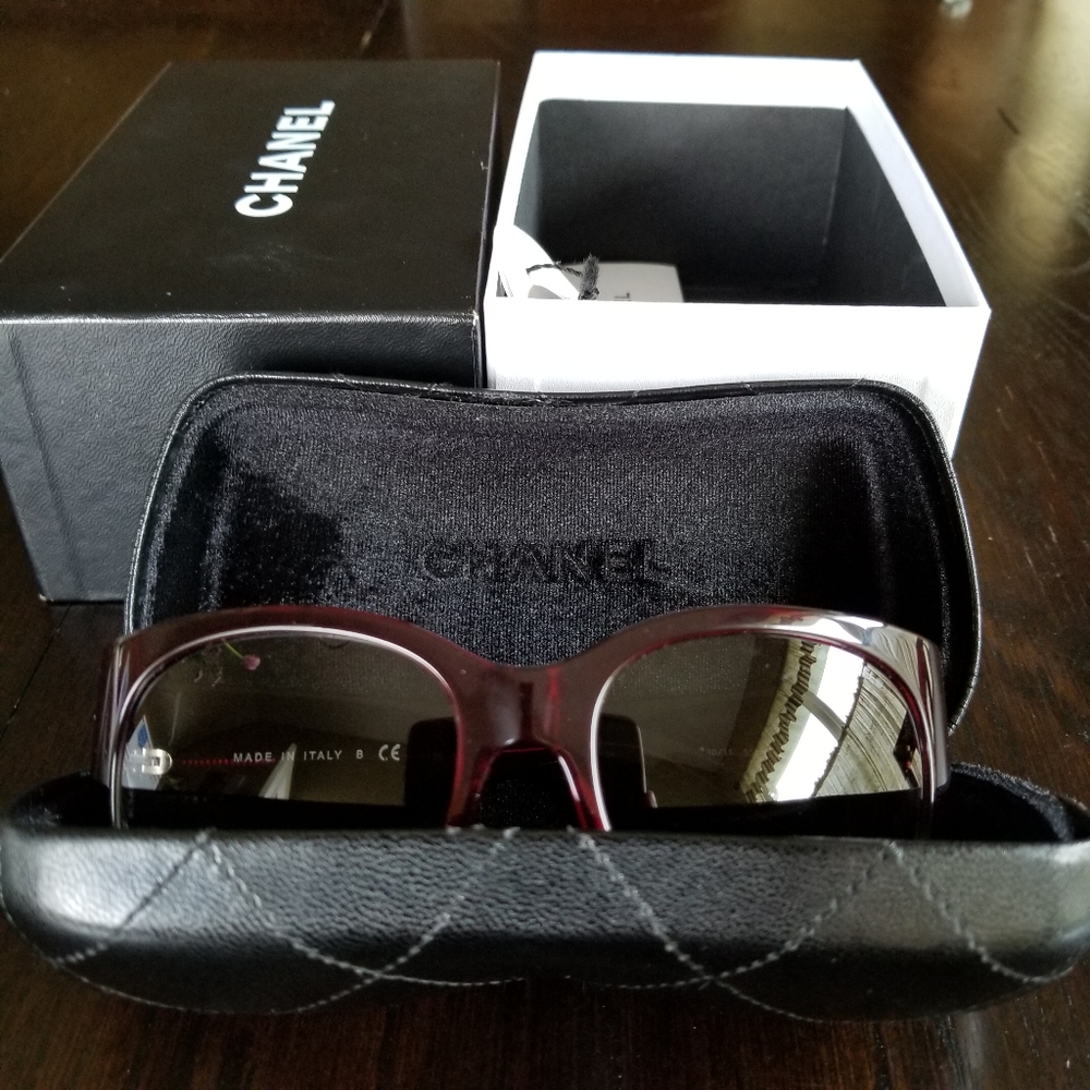 Chanel Swarovski Crystal Sunglasses Case Box - Picture 1 of 8